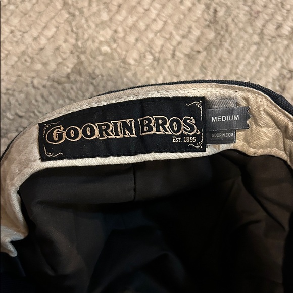 Goorin Bros Navy Newsboy Cap with Gold Button - Picture 7 of 9